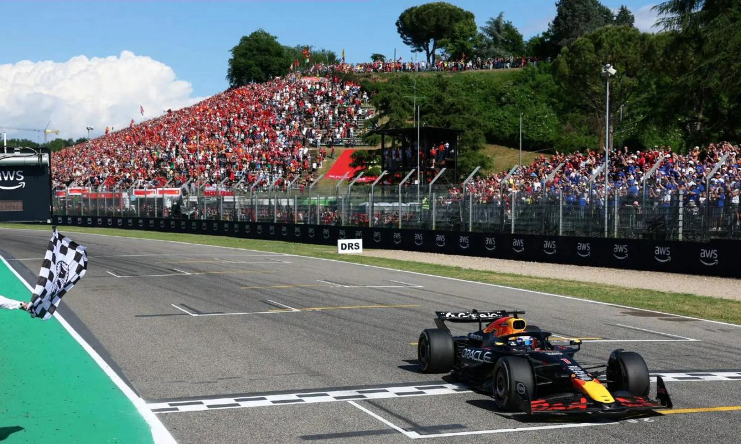 威廉姆斯碾压索伯车队,维斯塔潘带队取胜 威廉姆斯碾压索伯车队,维斯塔潘带队取胜