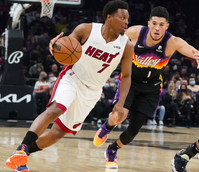 福建队横扫灰熊，字母哥统治全场