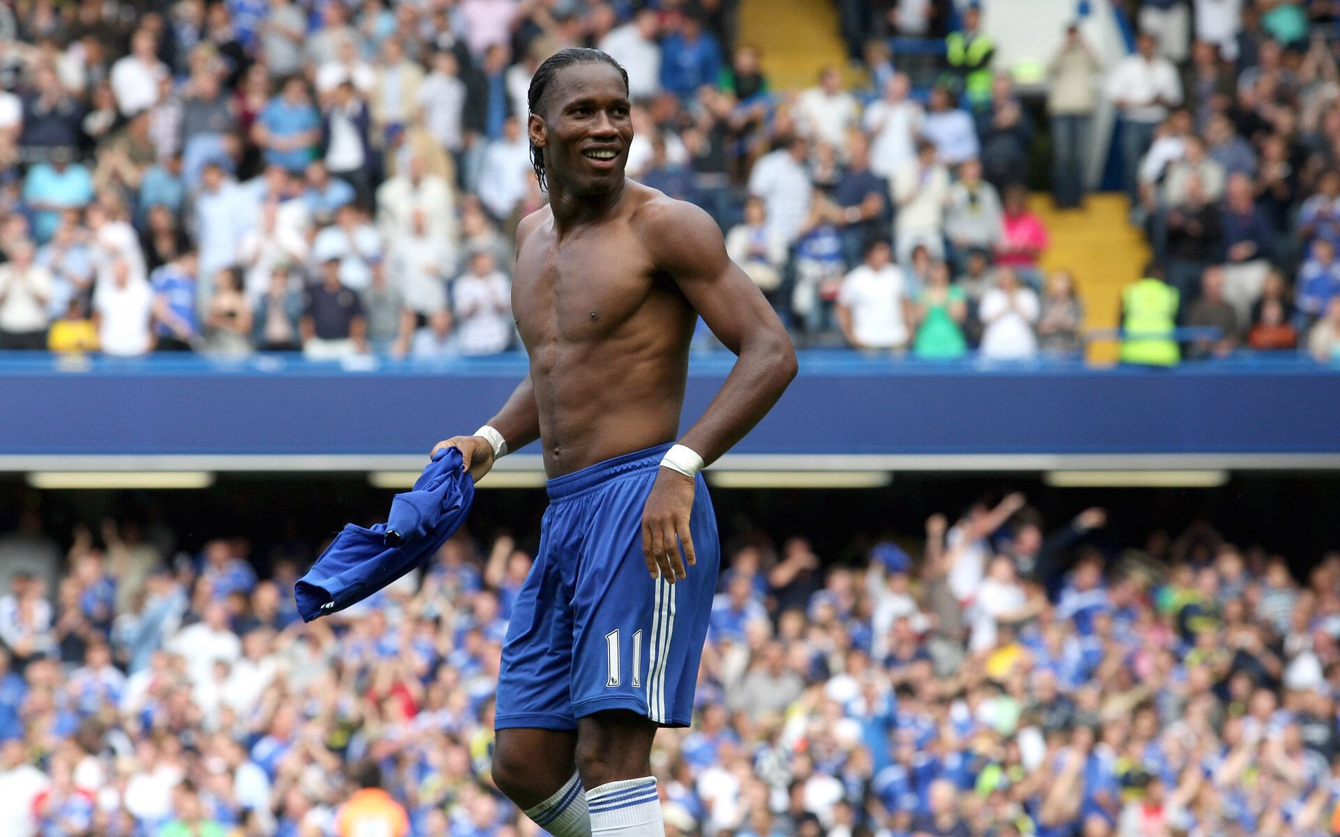 爱德华兹，在美加墨的暗夜里，他扛起了整个美国