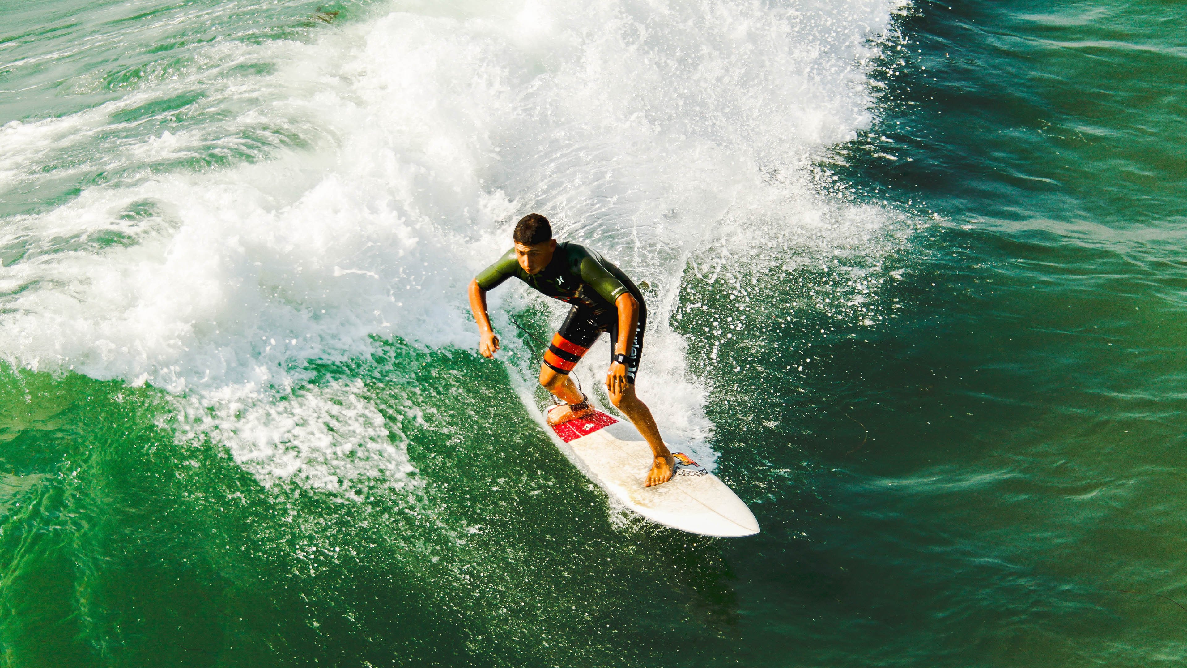 西甲国家德比之夜，凯恩的无声革命与胜利的冰冷重量