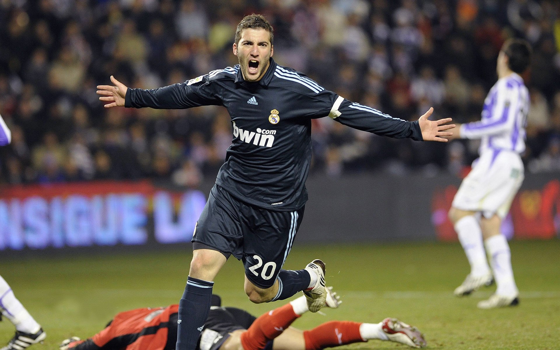 哥伦比亚鏖战爱尔兰,门迪在奥运周期关键战接管比赛